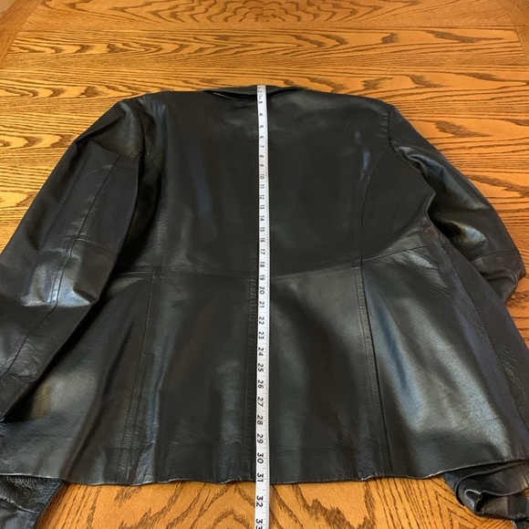 Worthington black women’s genuine leather jacket. - Picture 10 of 14
